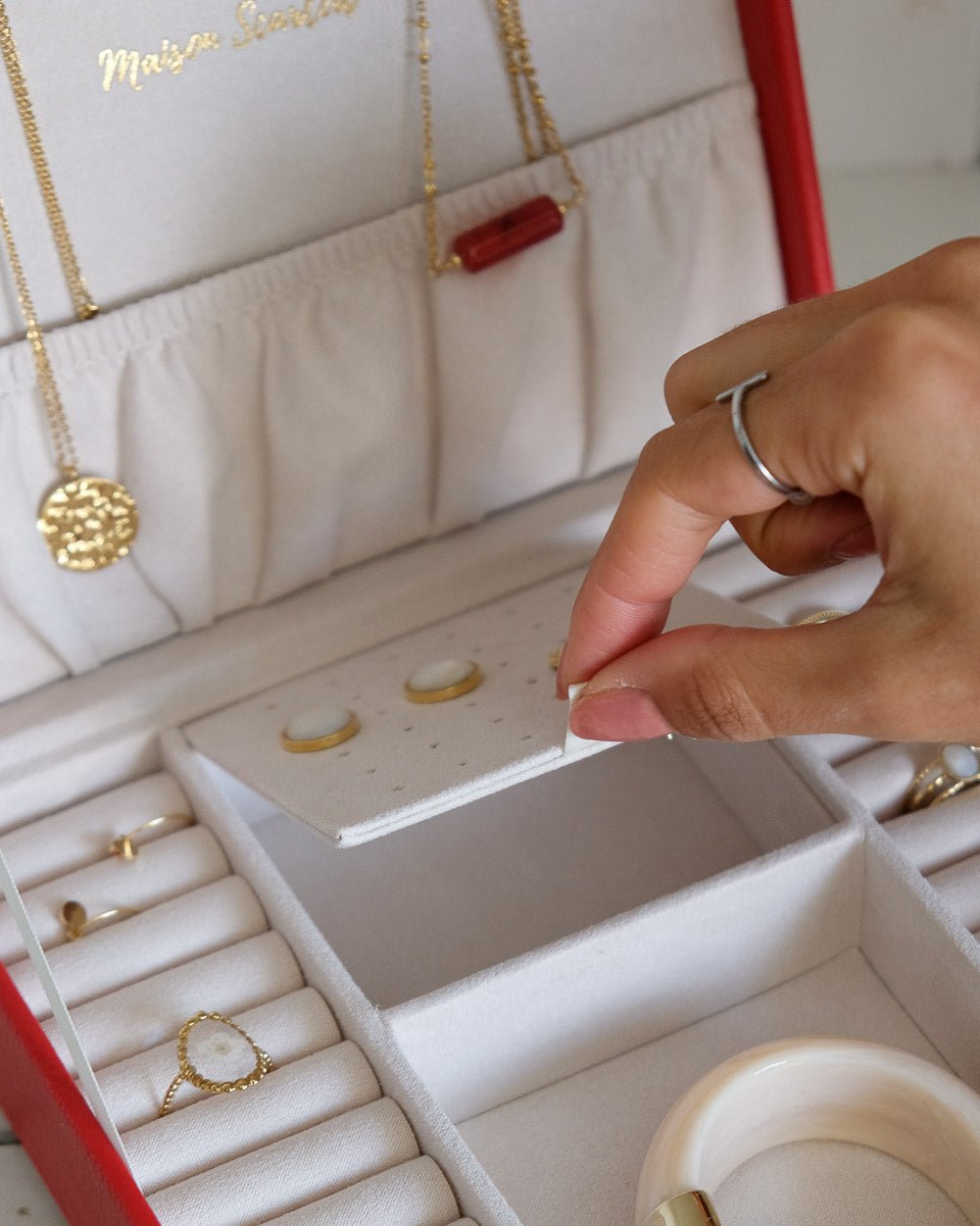 Anne PU leather jewelry box