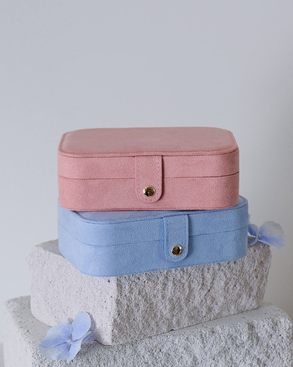 Brigitte velvet travel jewelry box