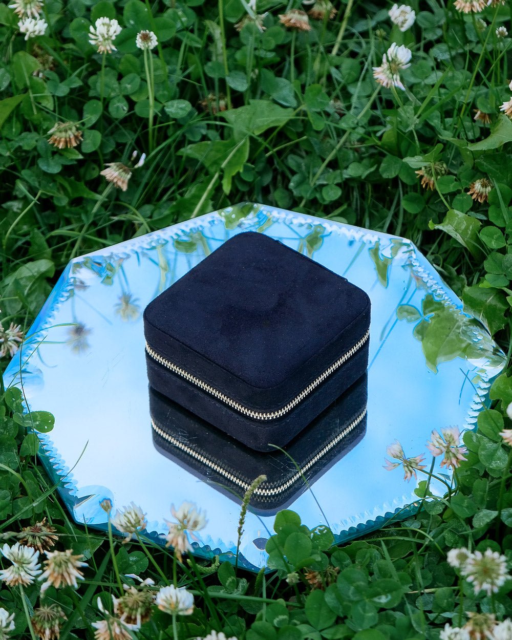 Corinne Samt-Reiseschmuckkästchen