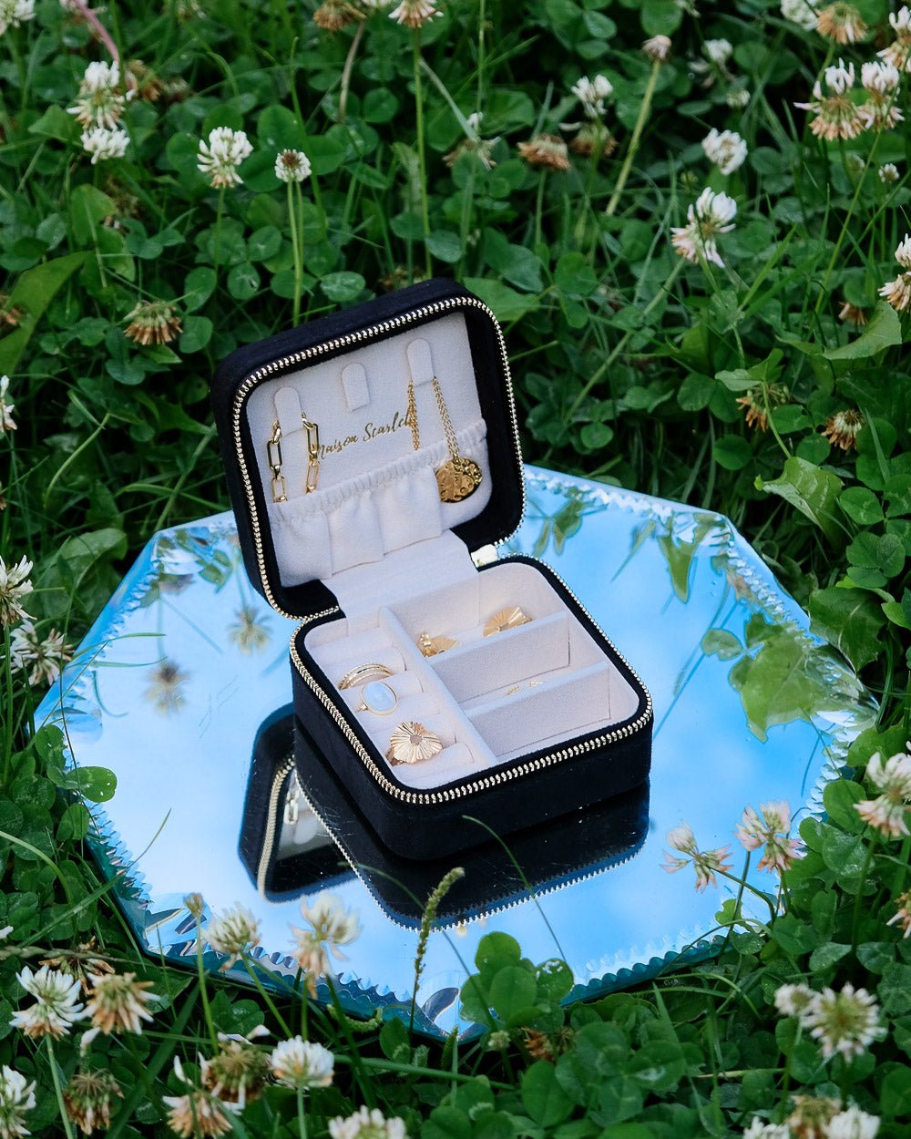 Corinne Samt-Reiseschmuckkästchen