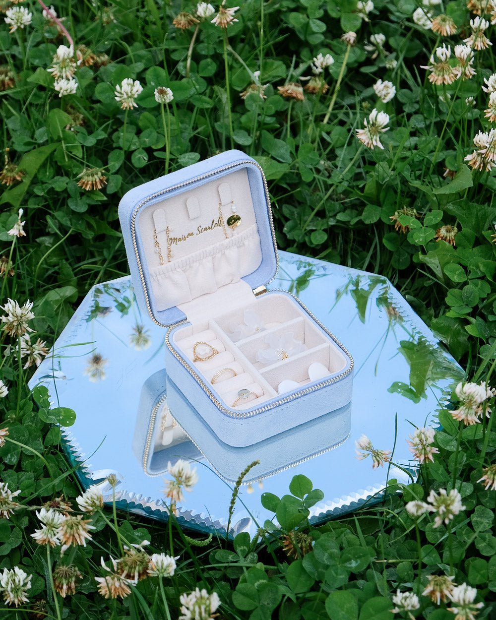 Corinne Samt-Reiseschmuckkästchen