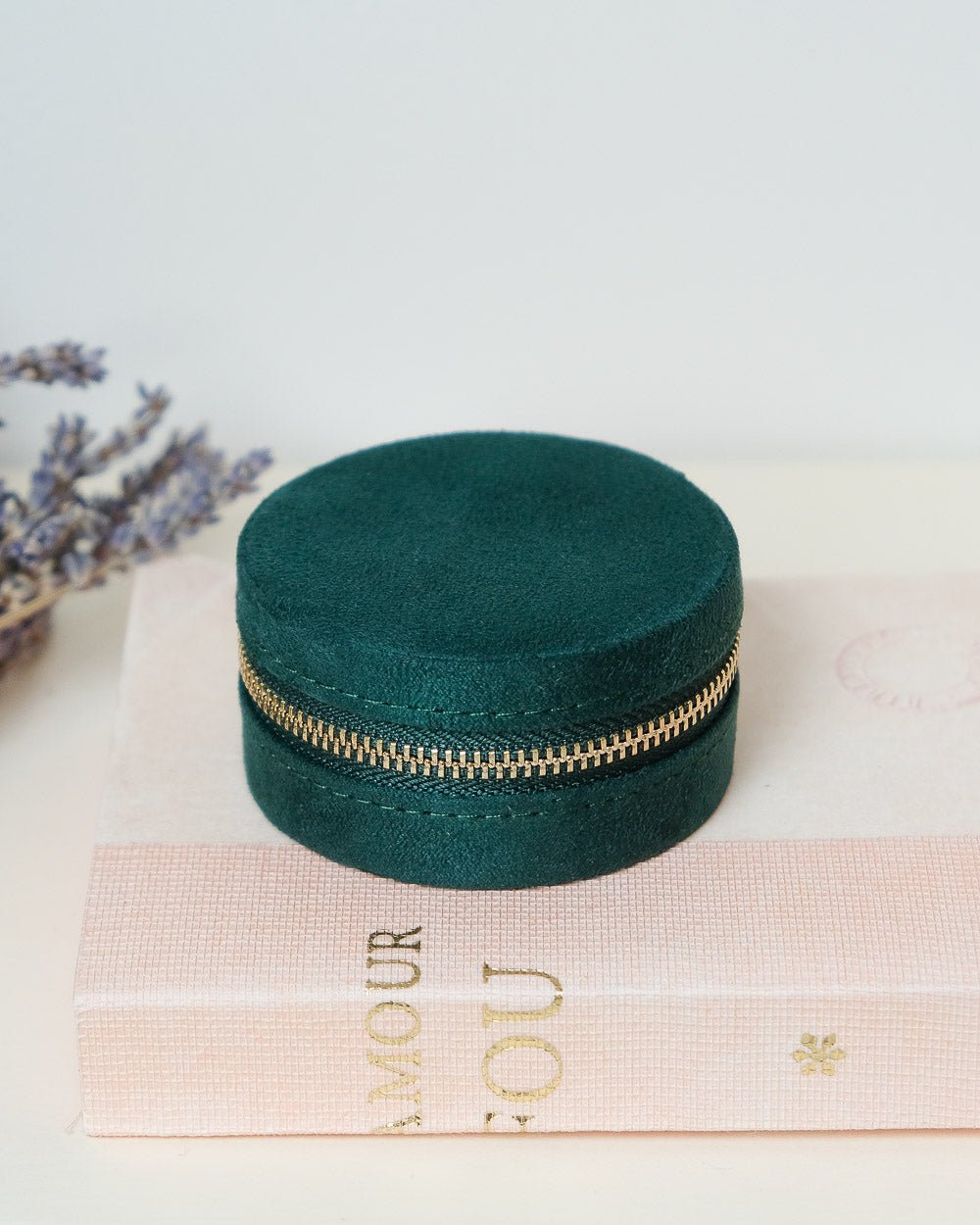 Yvonne velvet travel jewelry box