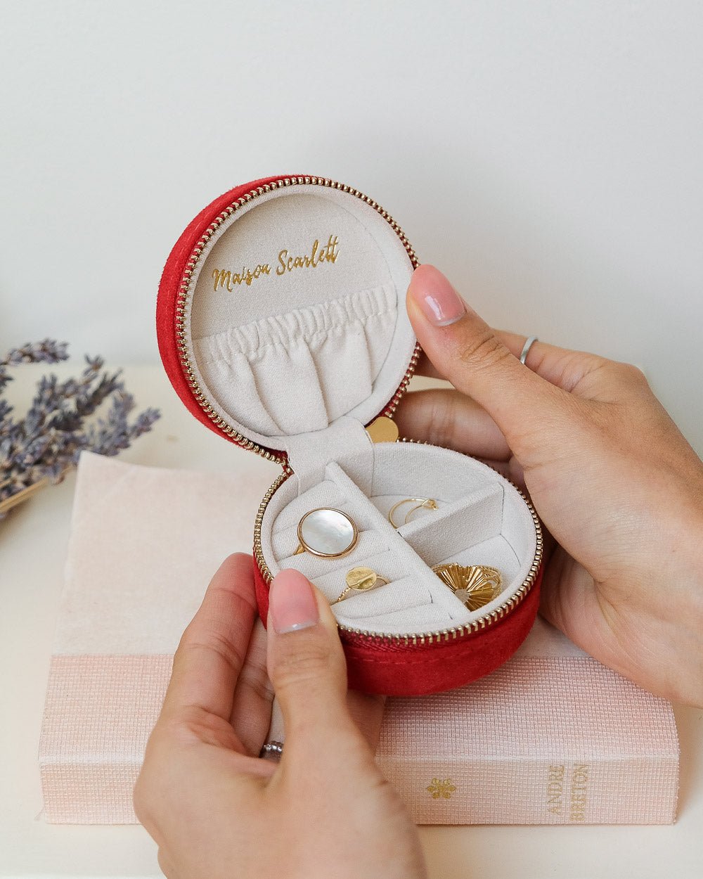 Yvonne velvet travel jewelry box