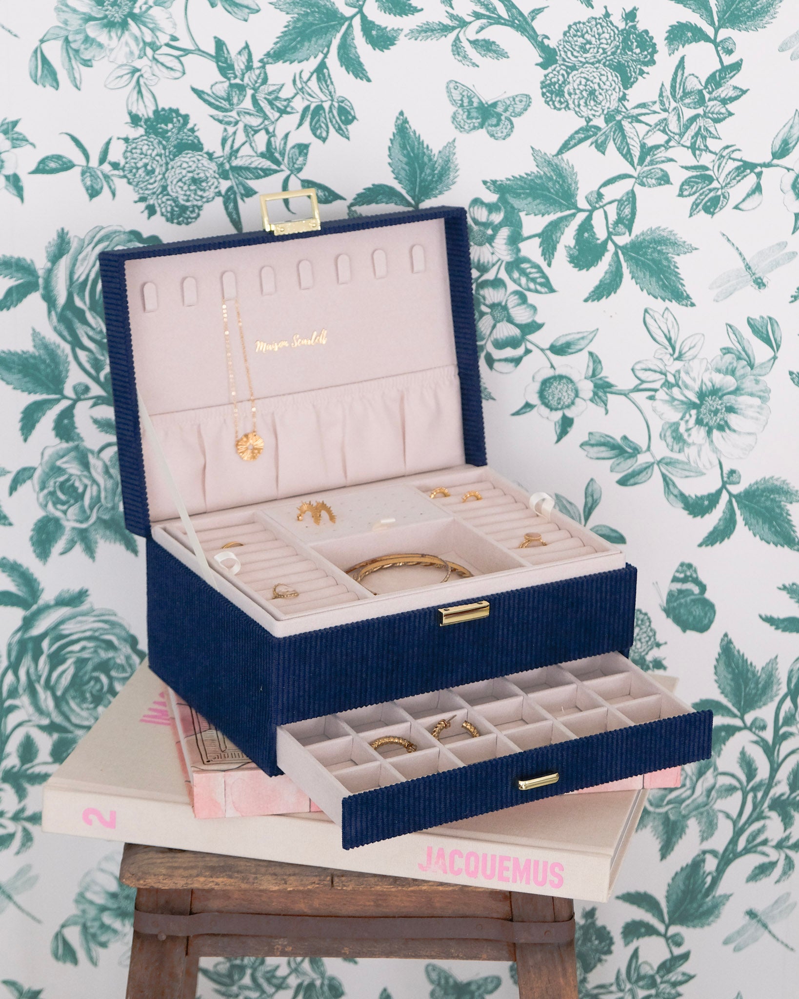 Denise corduroy jewelry box