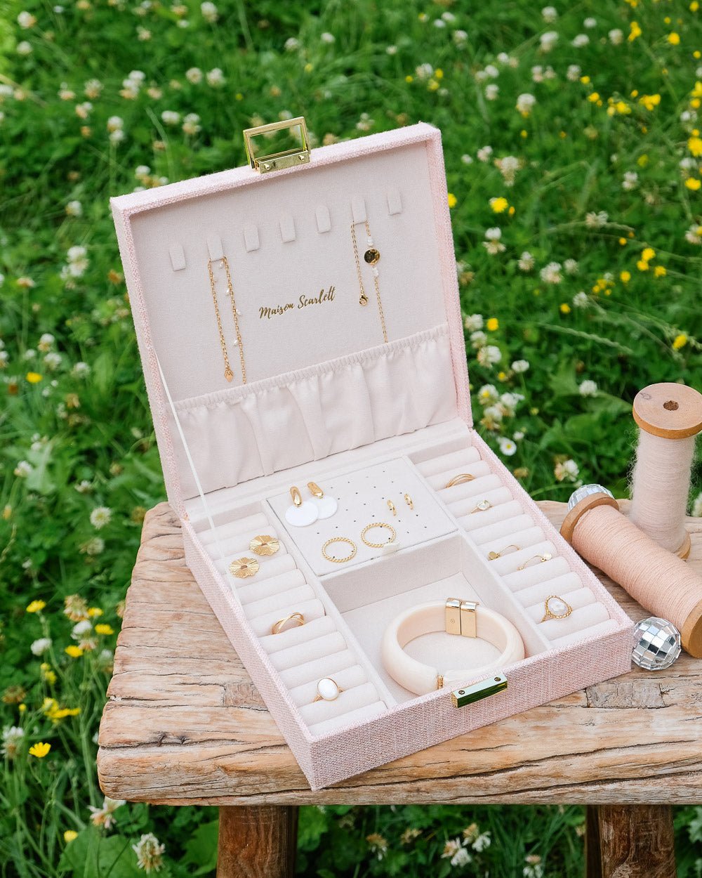 Anne linen effect jewelry box