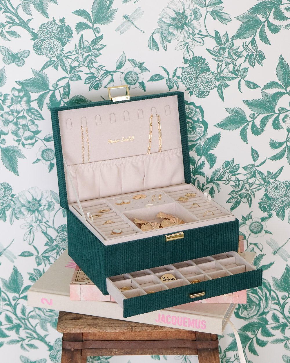 Boîte à Bijoux Denise en Velours Côtelé Grand Format – Maison Scarlett