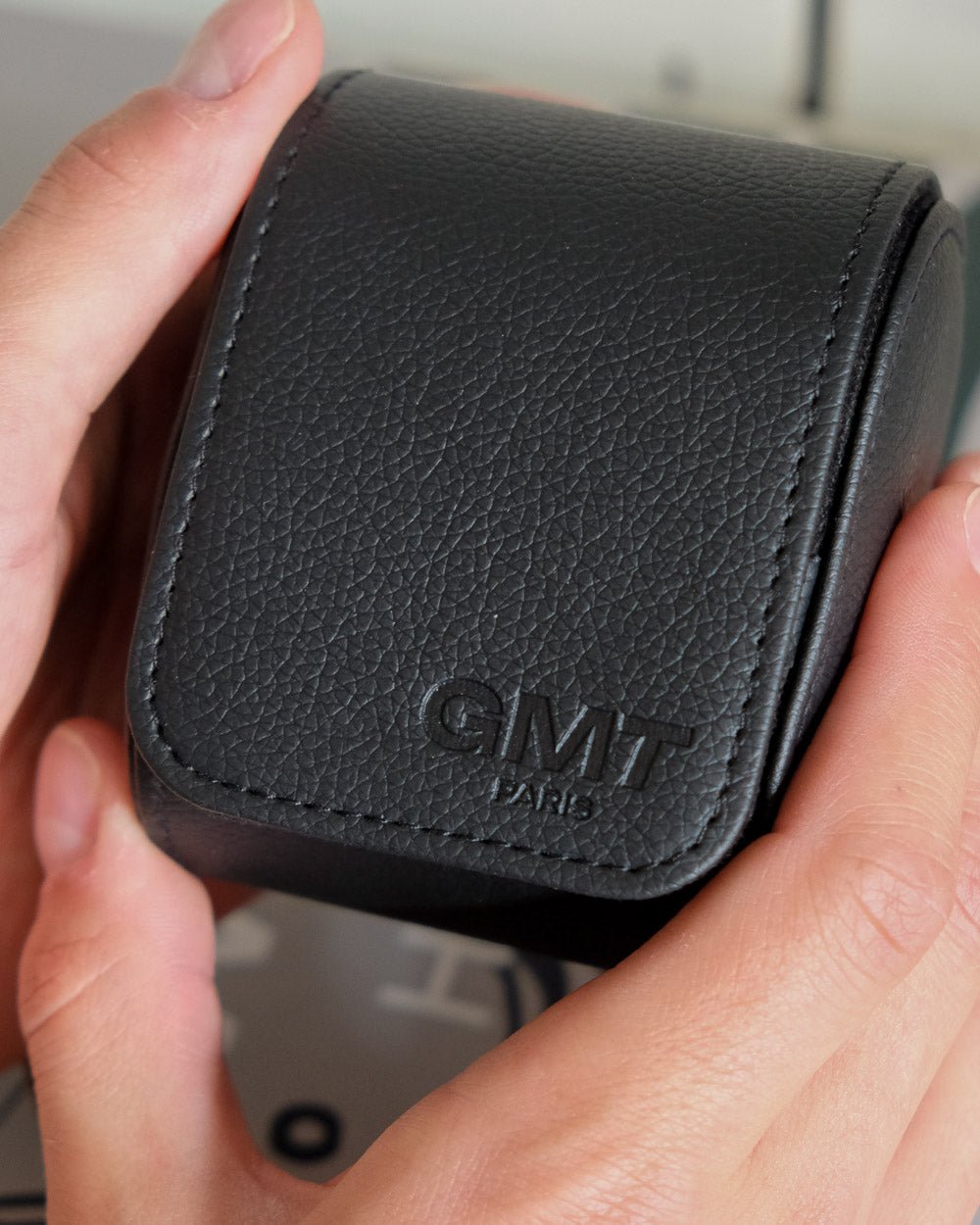 James 1 slot travel watch box