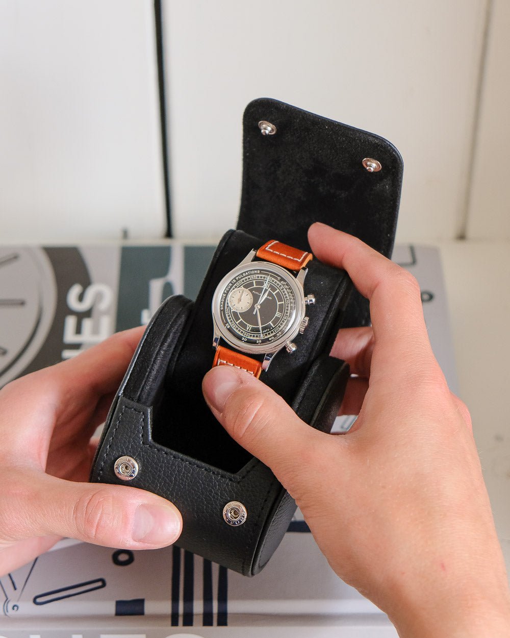 James 1 slot travel watch box