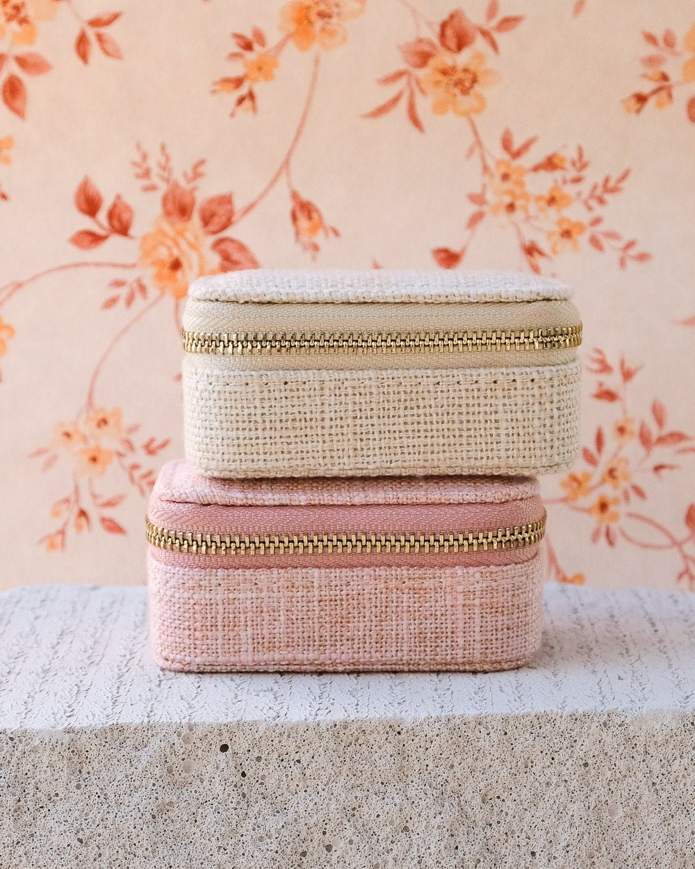 Marie linen effect mini travel jewelry box
