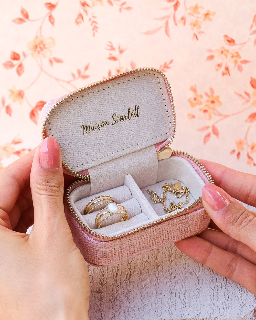 Marie linen effect mini travel jewelry box