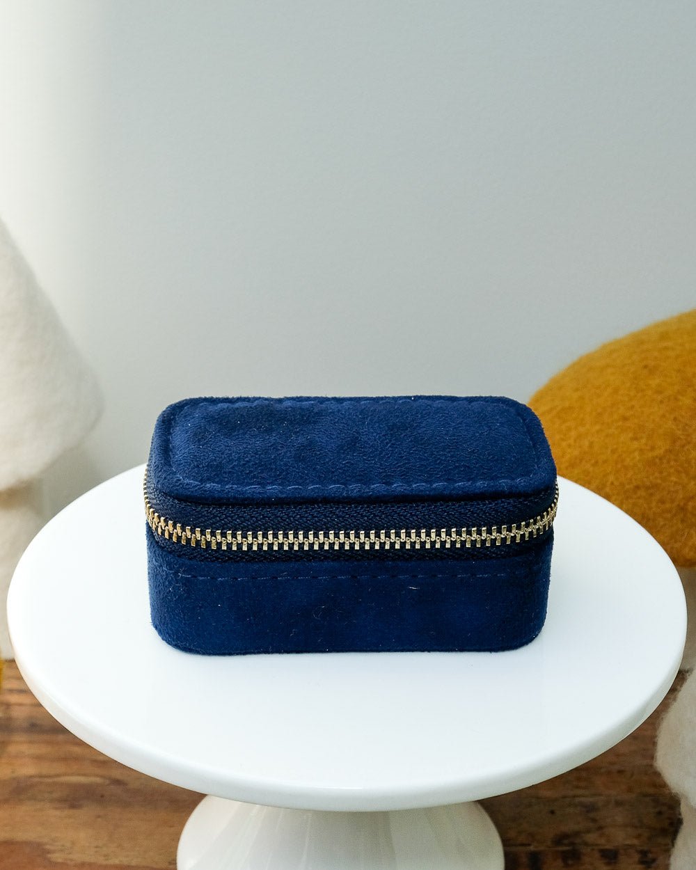 Marie velvet mini travel jewelry box