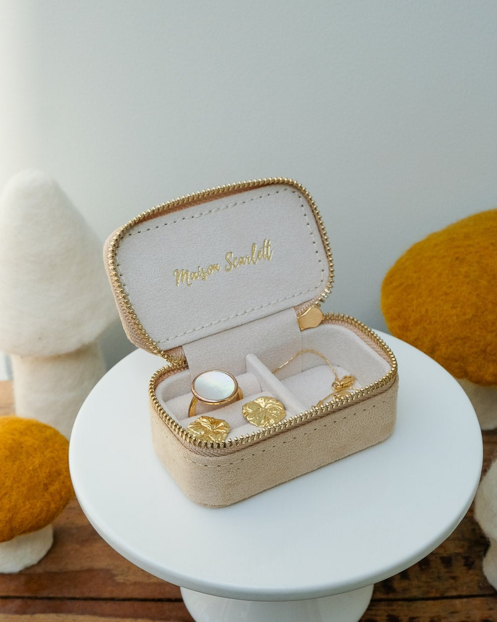 Marie velvet mini travel jewelry box