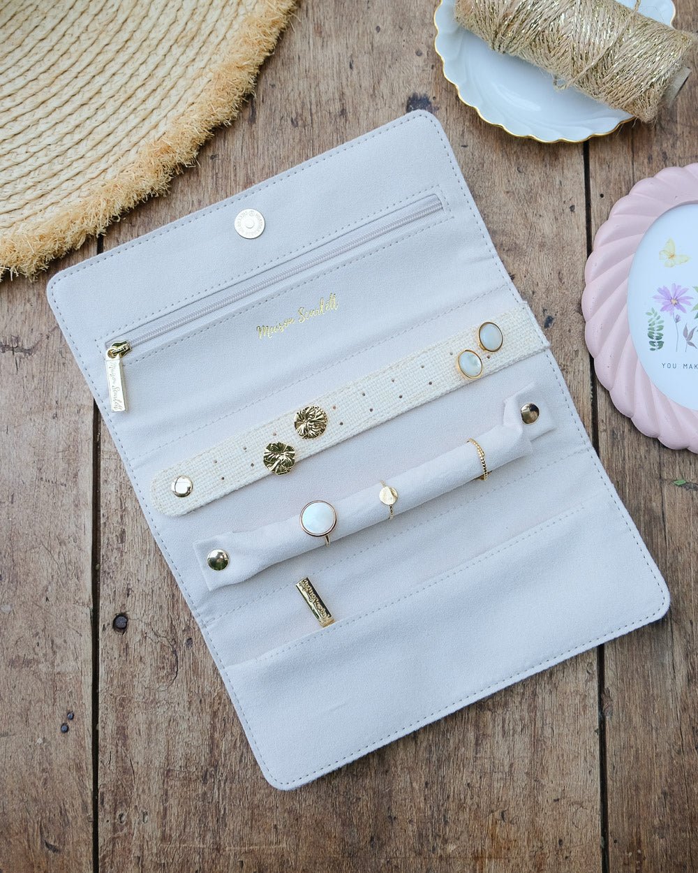 Catherine linen-effect jewelry pouch