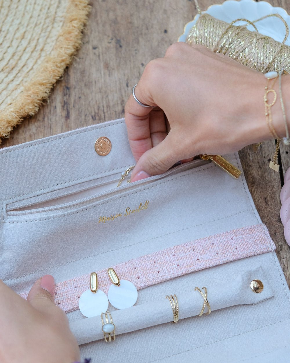 Catherine linen-effect jewelry pouch