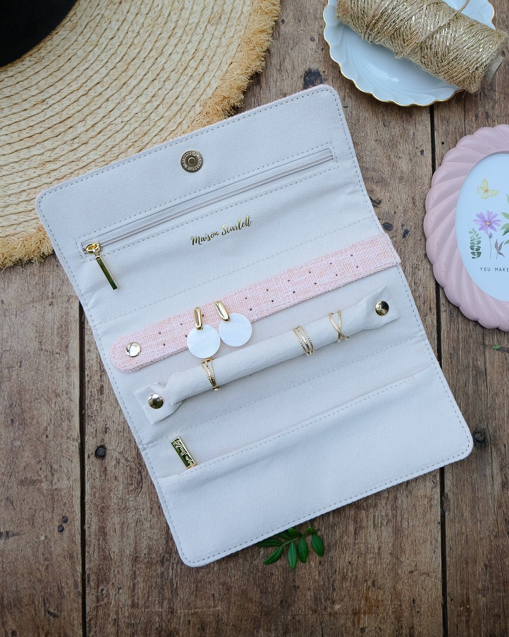 Catherine linen-effect jewelry pouch