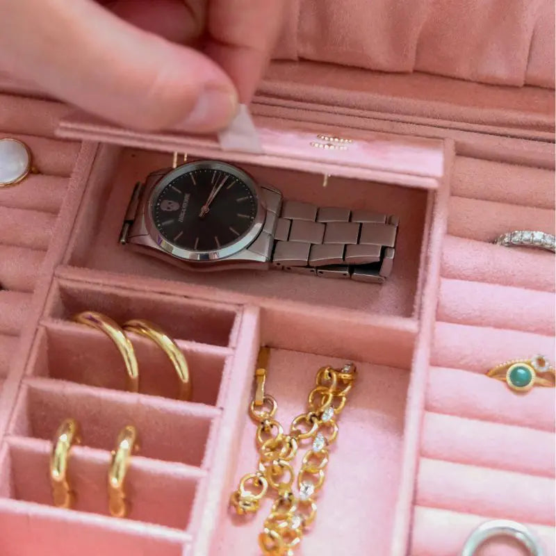 Louise velvet jewelry box-feature-1