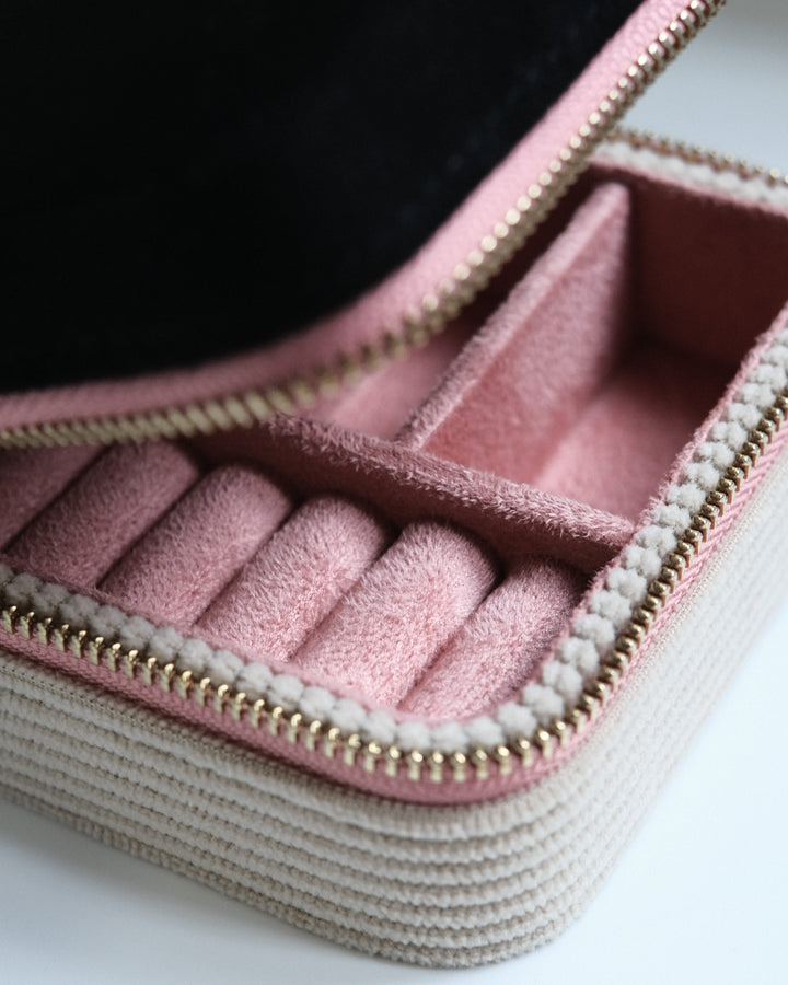 Boîte à bijoux de voyage Corinne Mouflette x Maison Scarlett