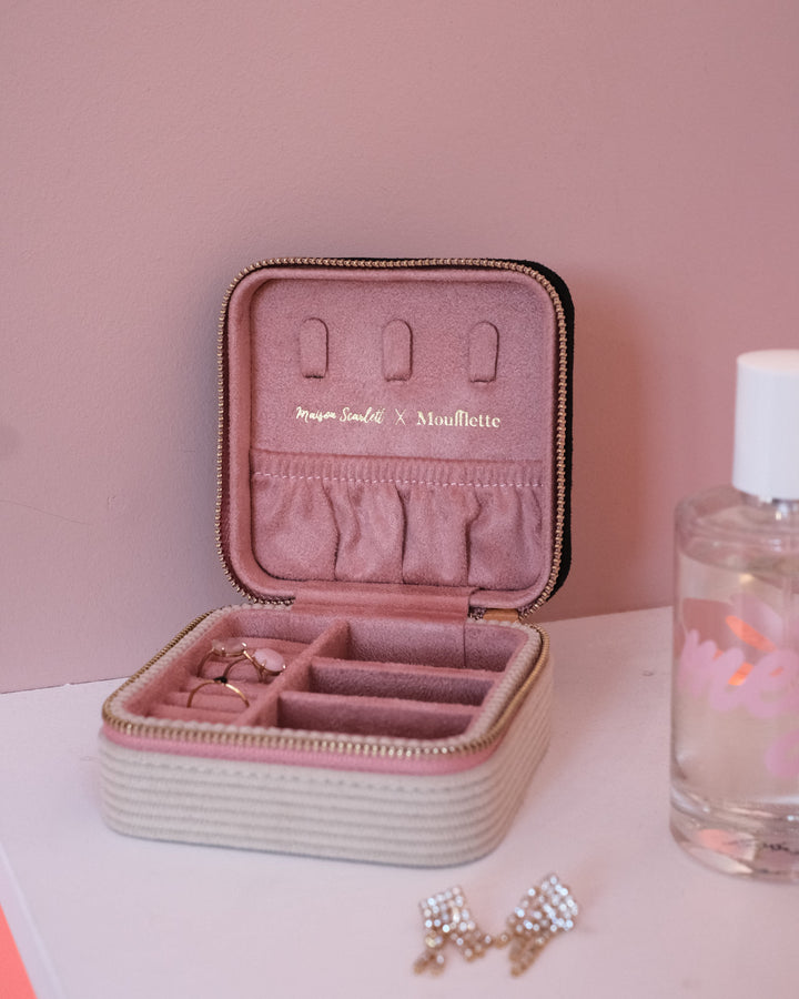 Boîte à bijoux de voyage Corinne Mouflette x Maison Scarlett