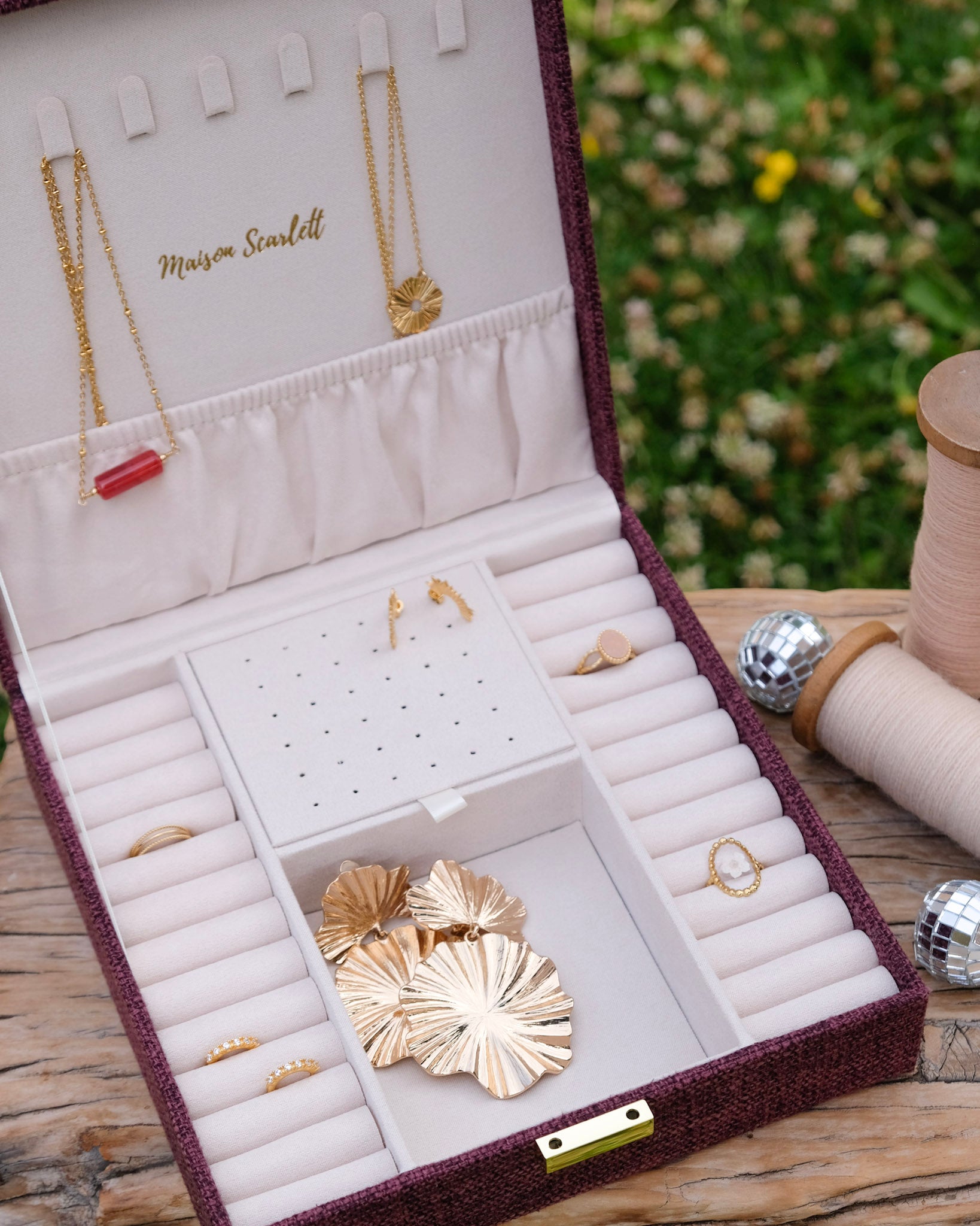 Anne linen effect jewelry box