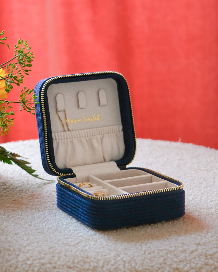 Boîte à bijoux de voyage Corinne en velours côtelé