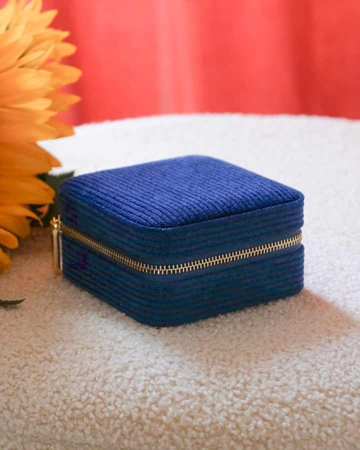 Boîte à bijoux de voyage Corinne en velours côtelé