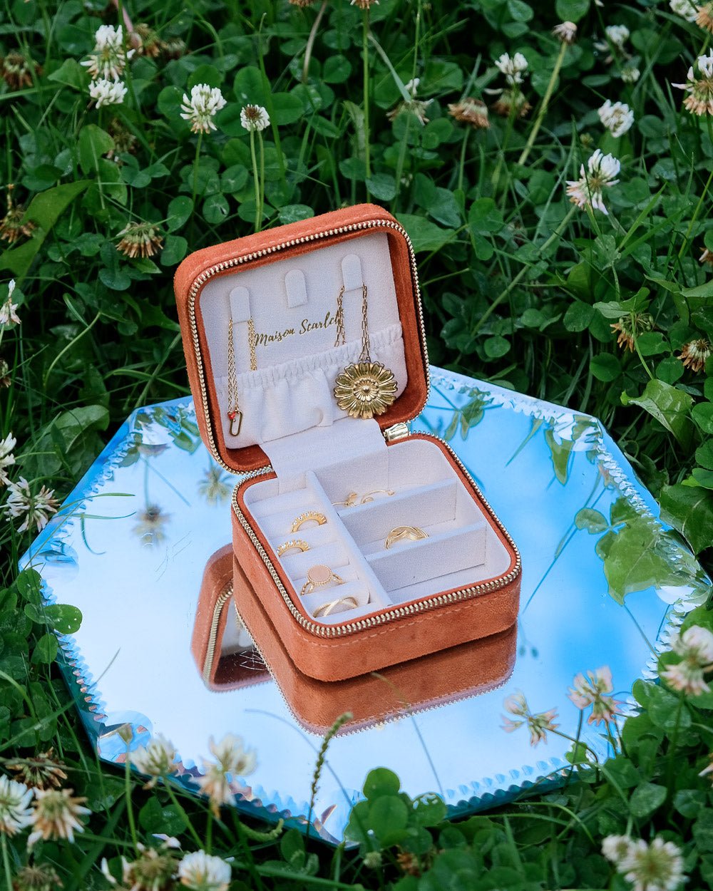 Corinne Samt-Reiseschmuckkästchen