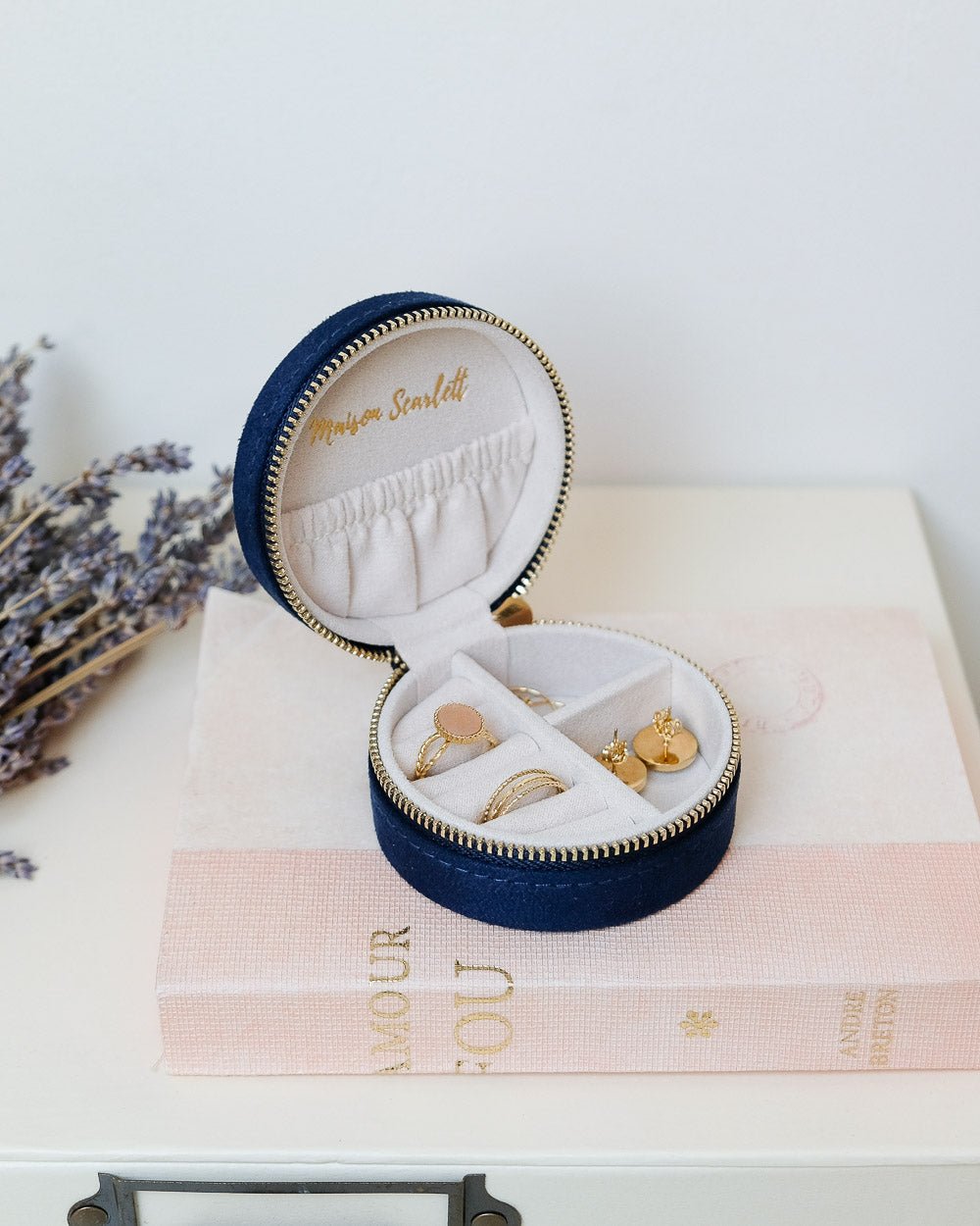 Yvonne velvet travel jewelry box