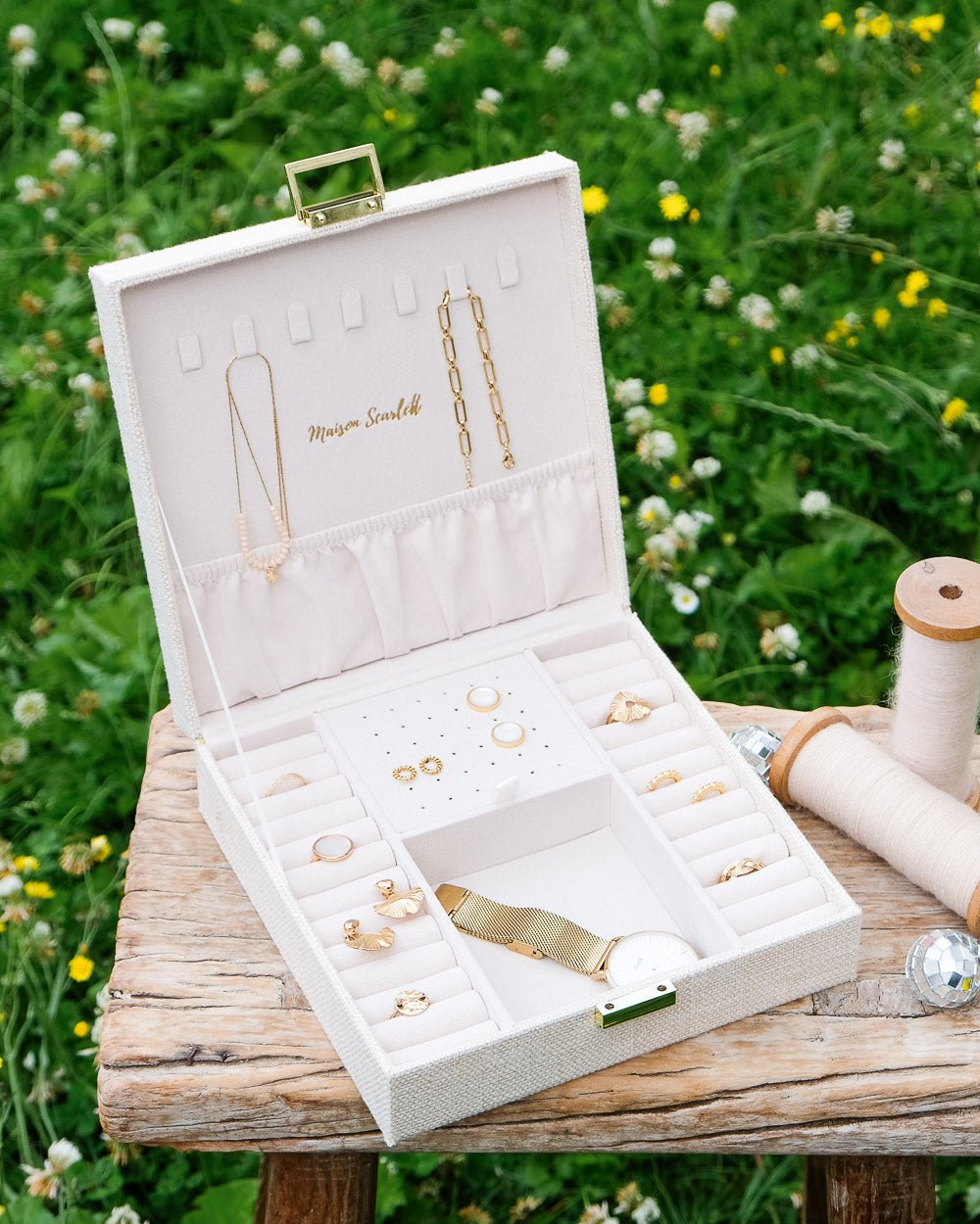 Anne linen effect jewelry box