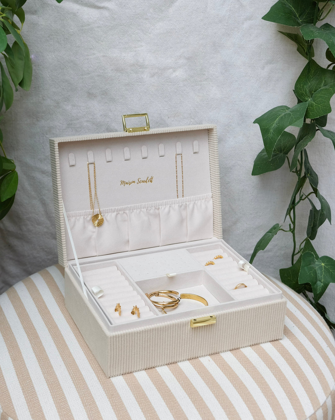 Boîte à bijoux Louise en velours côtelé