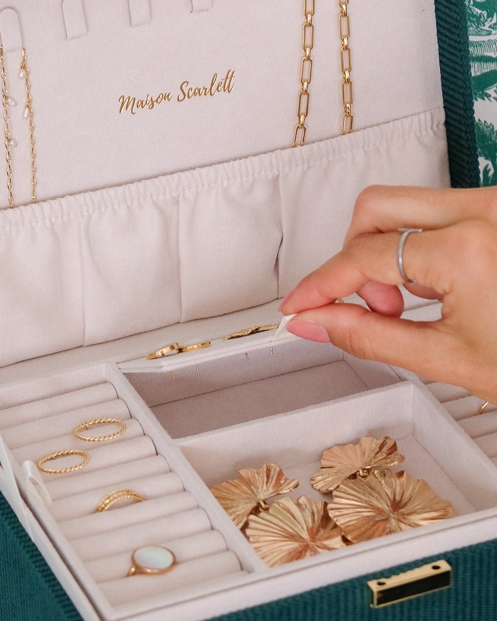 Denise corduroy jewelry box