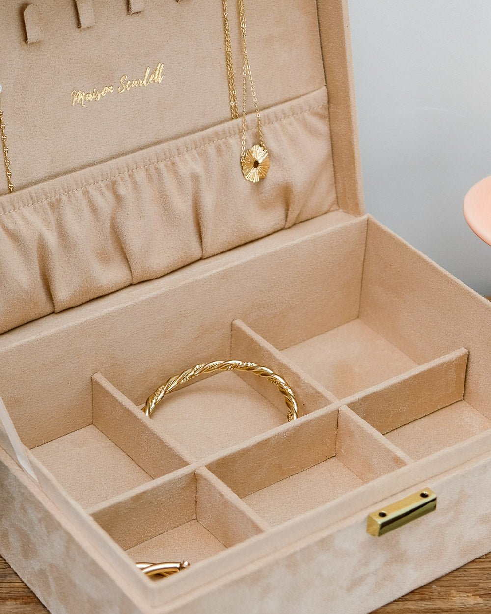 Louise velvet jewelry box