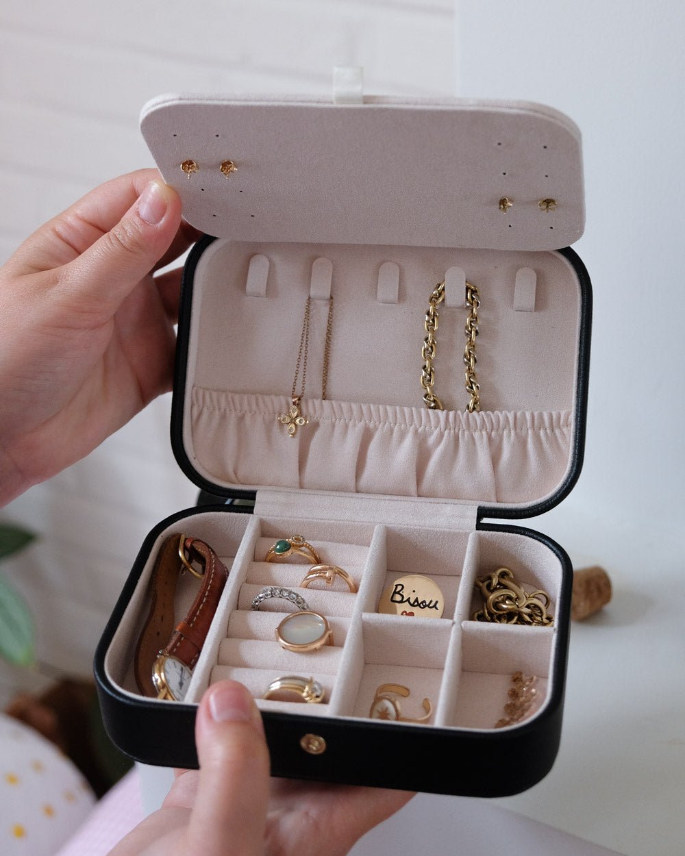Boîte à bijoux de voyage, petite mallette de rangement pour bijoux de  voyage pour femme, mini boîtes porte-bijoux en cuir PU pour boucles  d'oreilles, bagues, colliers (blanc)