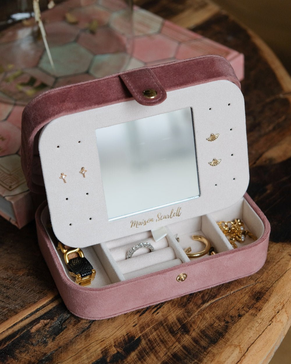 Boîte à Bijoux de Voyage Brigitte Compacte en Velours | Maison Scarlett